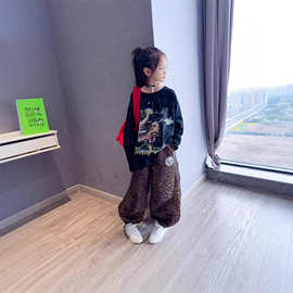 女童豹纹裤子春装2026新款女孩爵士舞服儿童装嘻哈街舞潮服走秀套