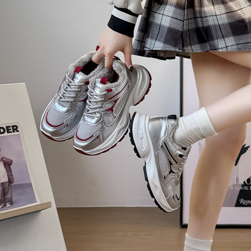 Zapatos de algodón de invierno de mujer zapatos deportivos casuales de invierno más gruesos 2025 nuevos zapatos de estilo coreano de zapatos calientes de mujer de invierno