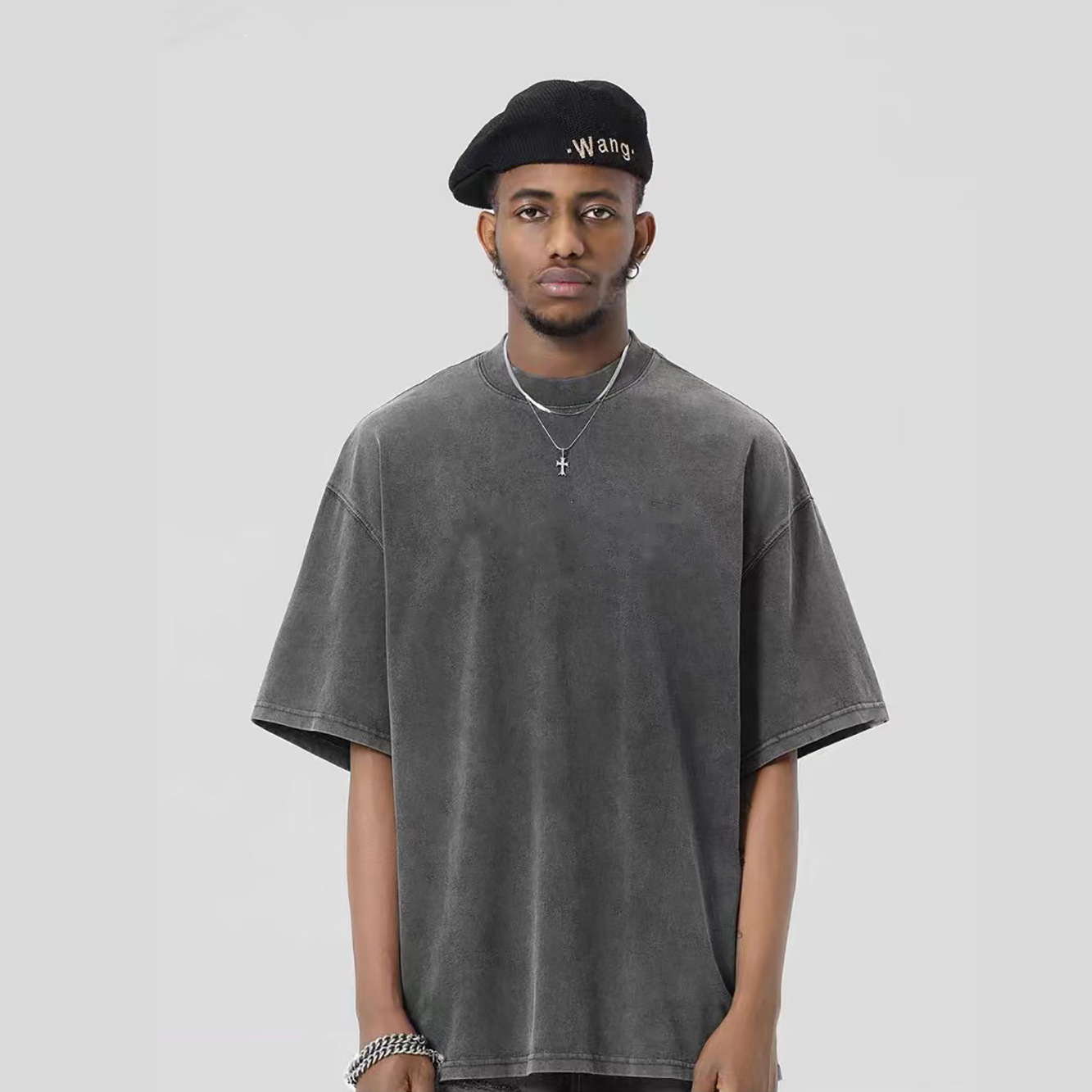 300g de peso pesado lavado con agua para hacer camisetas de manga corta de hombro de la marca de moda vieja para hombres, camisetas de moda de pareja holgas europeas y americanas