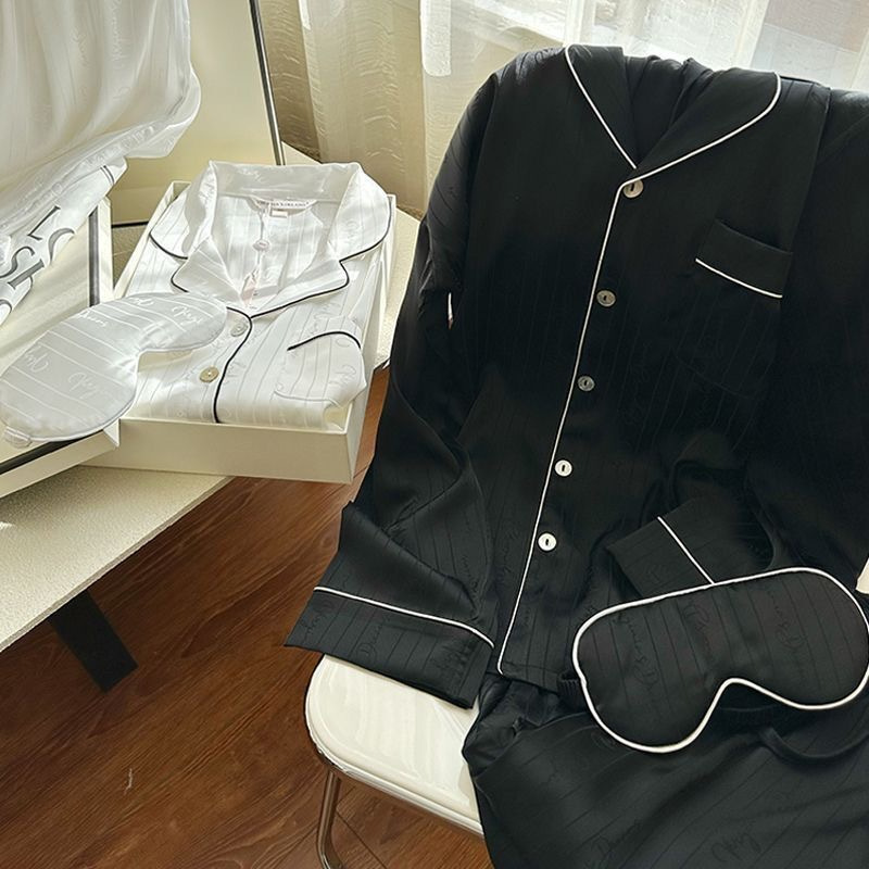 Primavera y otoño simple pareja pijamas seda artificial transmisión en vivo avanzada celebridad de Internet ropa de casa de las mujeres traje de entrega TikTok de los hombres