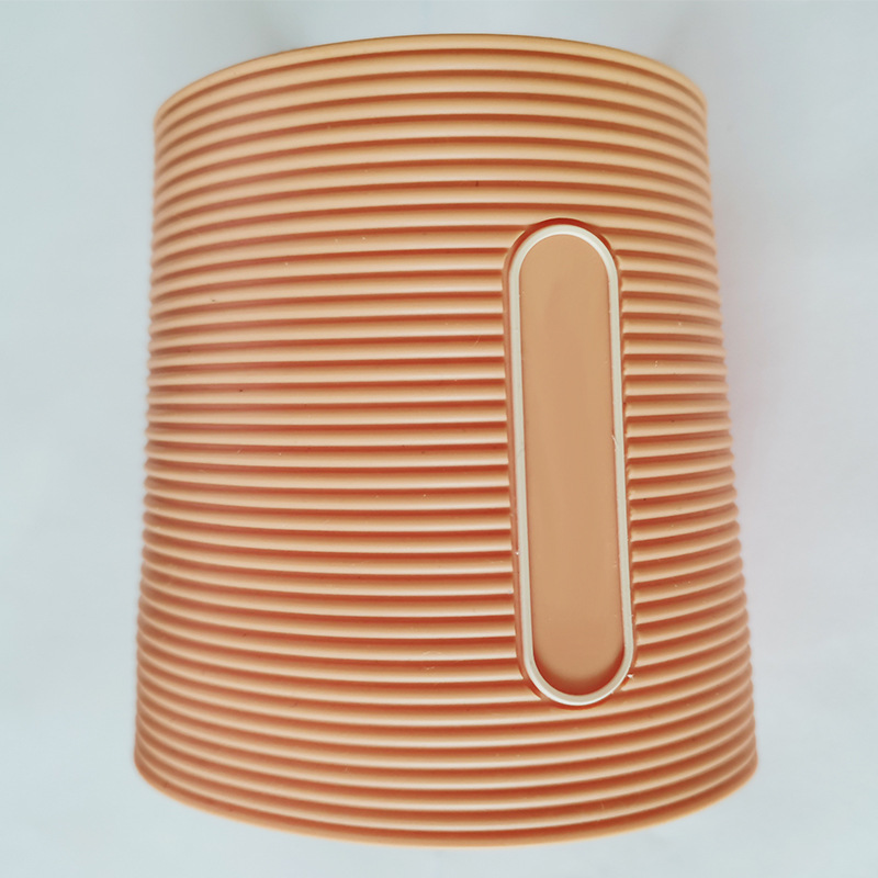 Los fabricantes suministran la cubierta de la taza de silicona redonda cubierta de silicona de aislamiento antideslizante cubierta de la taza de silicona logotipo opcional