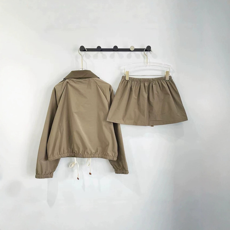 High-end women's clothing 2026 summer MM brand new workwear jacket paired with low-waist workwear pocket skirt High-end women's clothing 2026 summer MM brand new workwear jacket paired with low-waist workwear pocket skirt