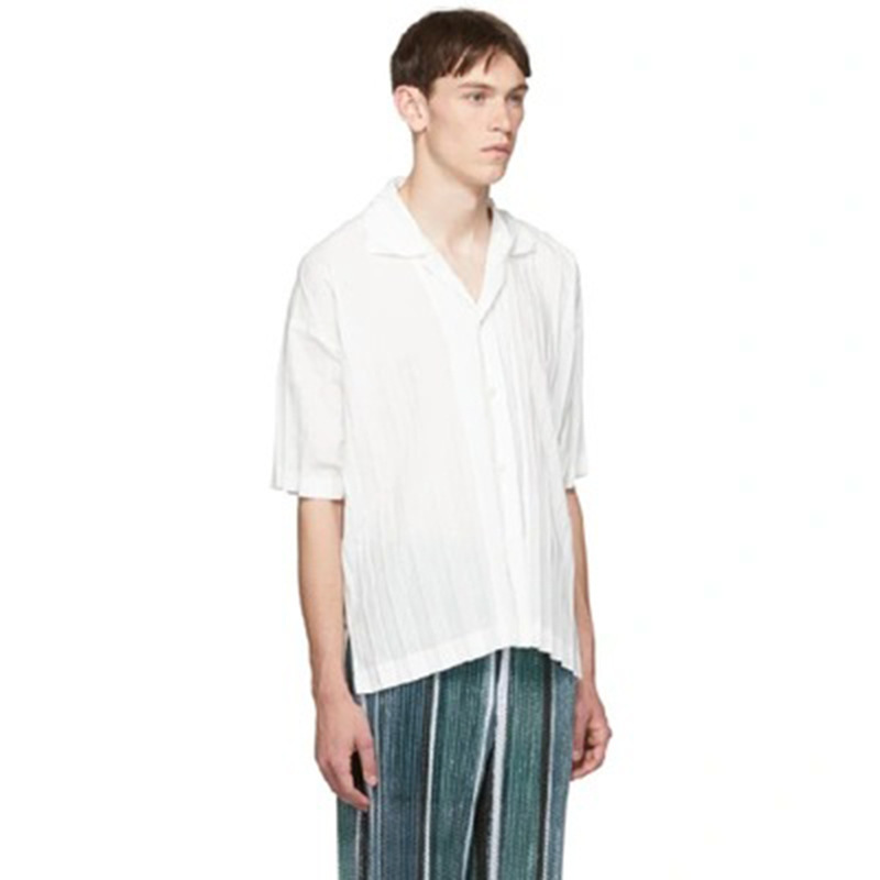 2025 Summer New Men's Pleated Retro Shirt Lapel Cardigan Niche Designer Short-Sleeved Shirt in Stock