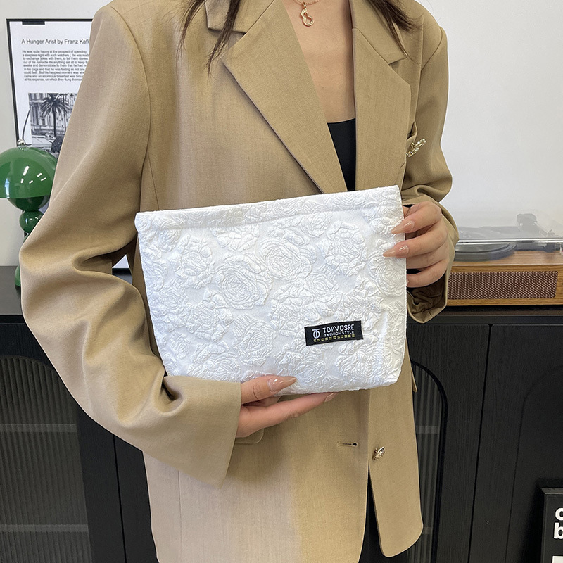 Nicho de diseño floral nueva bolsa de maquillaje portátil de nylon ligero de gran capacidad bolsa de almacenamiento de lavado de viaje
