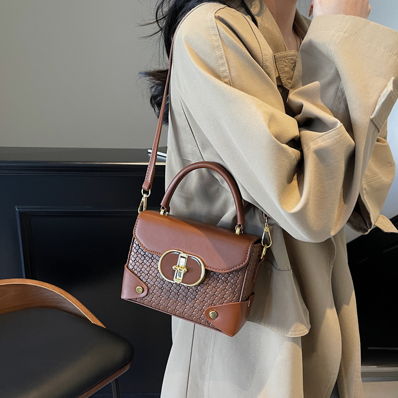 Este año, la popular explosión de bolsos de mano para mujeres 2024, nuevo color de contraste, bolsos de hombro, bolsos de alto nivel, bolsos de cinturón