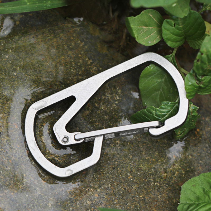 Outdoor I titanium alloy buckle multi-function tool carabiner creative keychain portable portable titanium buckle tool buckle
