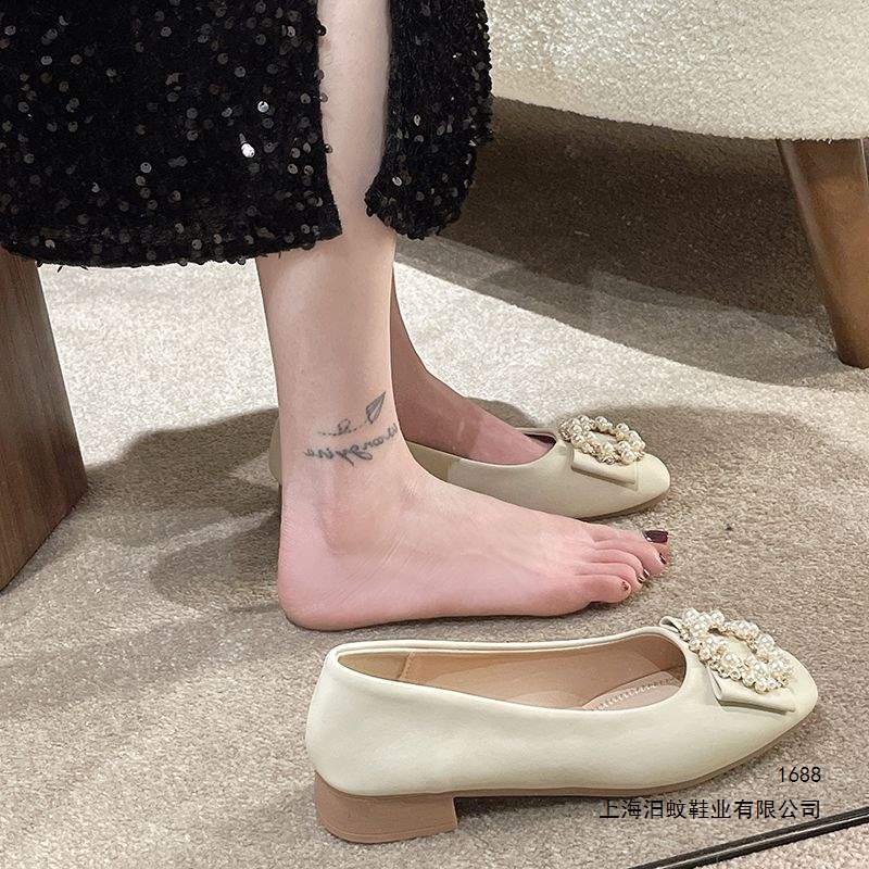 Chunky Heel Women's Shoes 2026 New Spring and Autumn Versatile Loafers with Soft Soles, Suitable for Pairing with Skirts, Non-Slip Flat Shoes