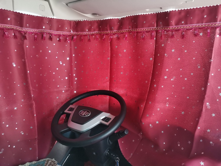 Large truck sleeper curtain shading temperature insulation curtain shading sunscreen four seasons universal crane excavator curtain manufacturer