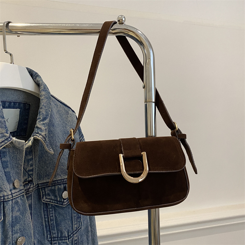 Moda coreana retro simple bolso de textura para mujeres 2024 otoño y invierno nueva moda personalidad bolso de hombro bajo la axila