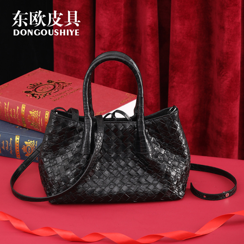 2026 New Model Bv Woven Crocodile Belly Leather Women's Casual Bag, Genuine Leather, High-End Feel, Large Capacity Tote Bag, Handbag 2026 New Model Bv Woven Crocodile Belly Leather Women's Casual Bag, Genuine Leather, High-End Feel, Large Capacity Tote Bag, Handbag