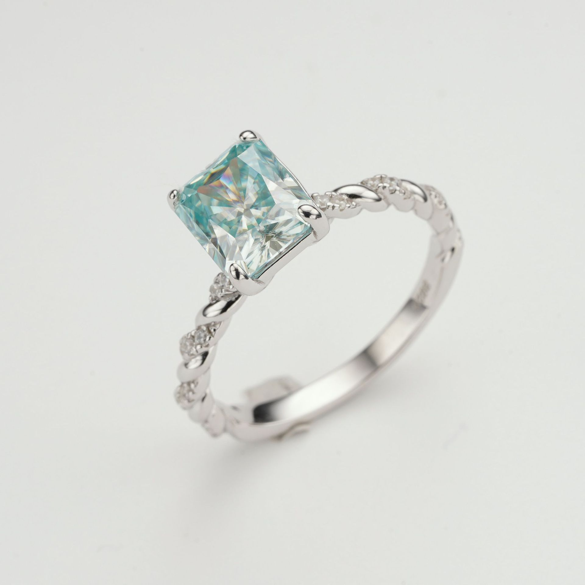 아쿠아마린 블루(3캐럿 모이사나이트)