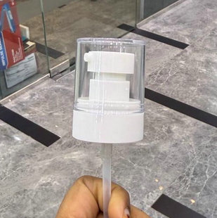 ���ϰ�ɫ����ʽ���yƷ�������^�۵�Һ���A���ɫ���^���yƷ���F�^