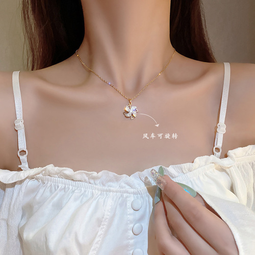 Korean style niche design high-end necklace jewelry for women versatile internet celebrity light luxury temperament titanium steel clavicle chain wholesale