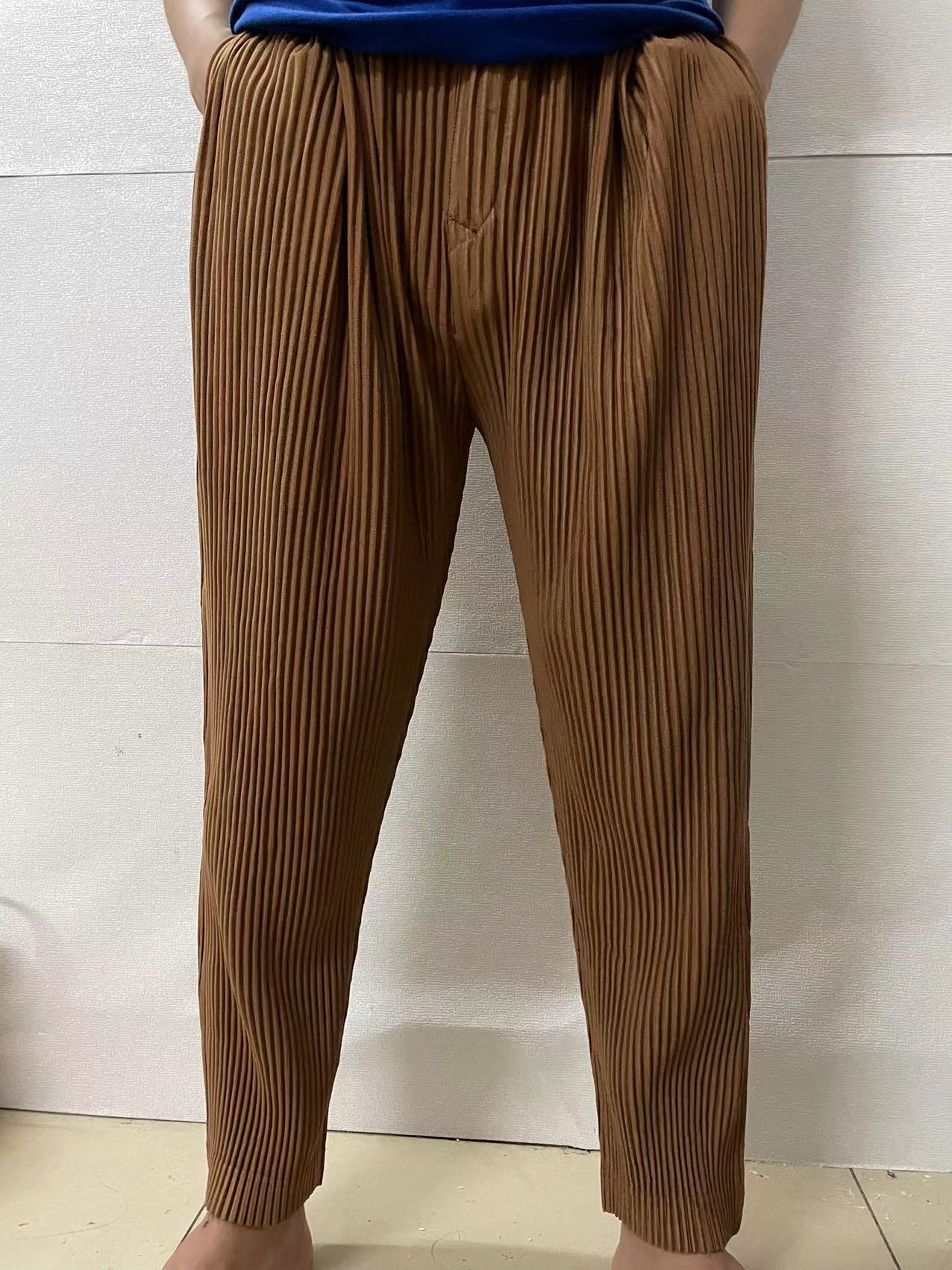 Miyake Workshop plisados pantalones de verano para hombre drapeado rábano elástico casual japonés suelto nueve puntos JF149