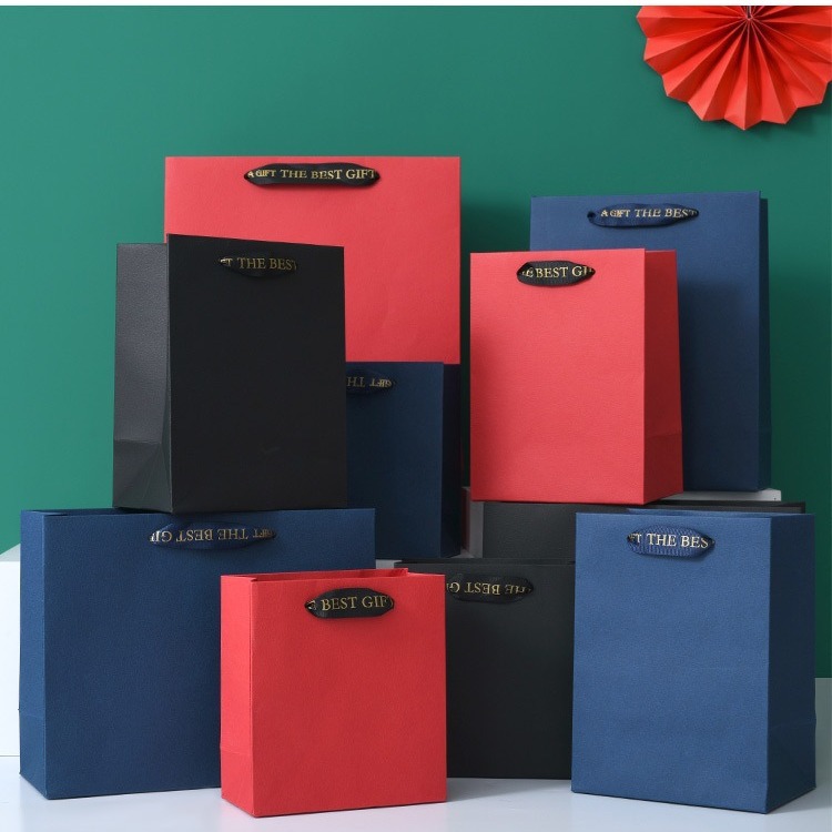 in stock Black Card Gift Paper Bag Red Card Handbag 250g Thickened Gift Bag Business Clothing Shopping Bag