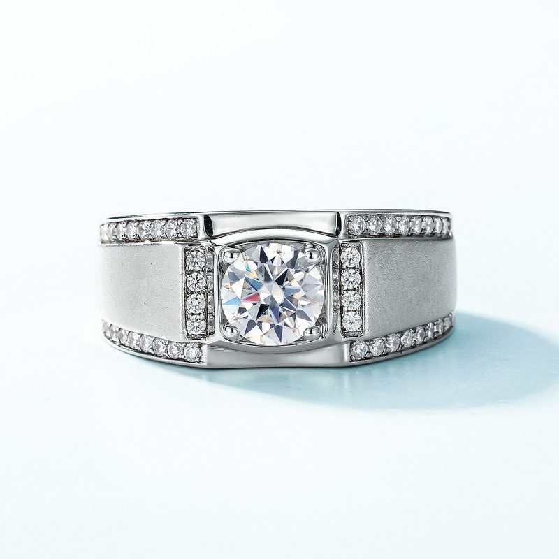Recolección de calor transfronteriza brillante 1 quilate moissanita anillo masculino S925 plata con incrustaciones de color tesoro anillo de bodas atmósfera europea y americana lujo ligero