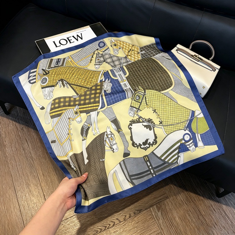 Colección 70*70 nuevo estilo bufanda de seda azul sensación de alta calidad imitación bufanda cuadrada de seda moda todo-fósforo bolsa atada bufanda de pelo