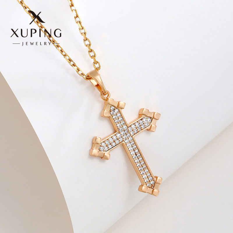 Joyería Xuping micro incrustado con colgante de cruz de circonio para mujeres lujo ligero personalidad simple collar accesorios de collar de viento frío para hombres
