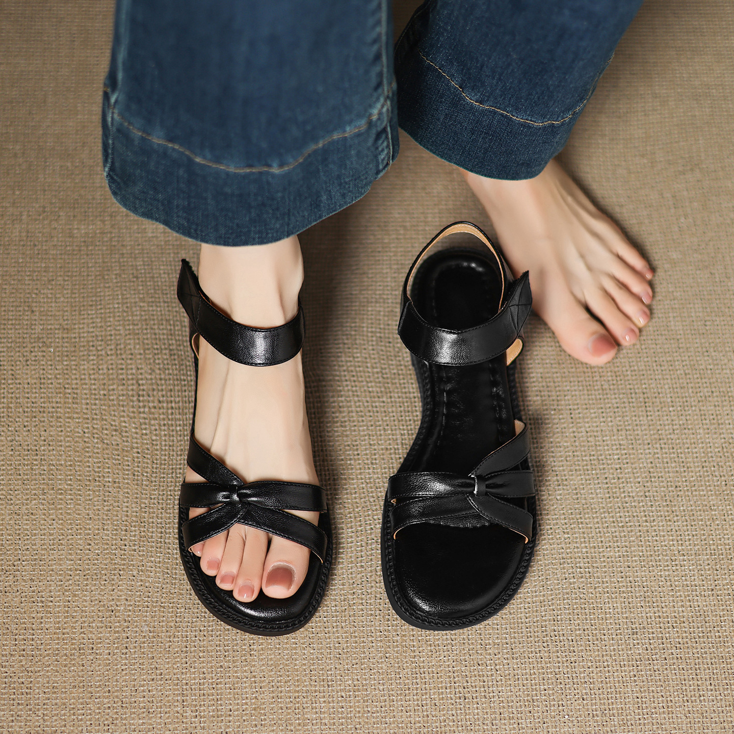 Dép sandal nữ quai ngang đế bệt hở mũi phong cách đi biển — màu nâu