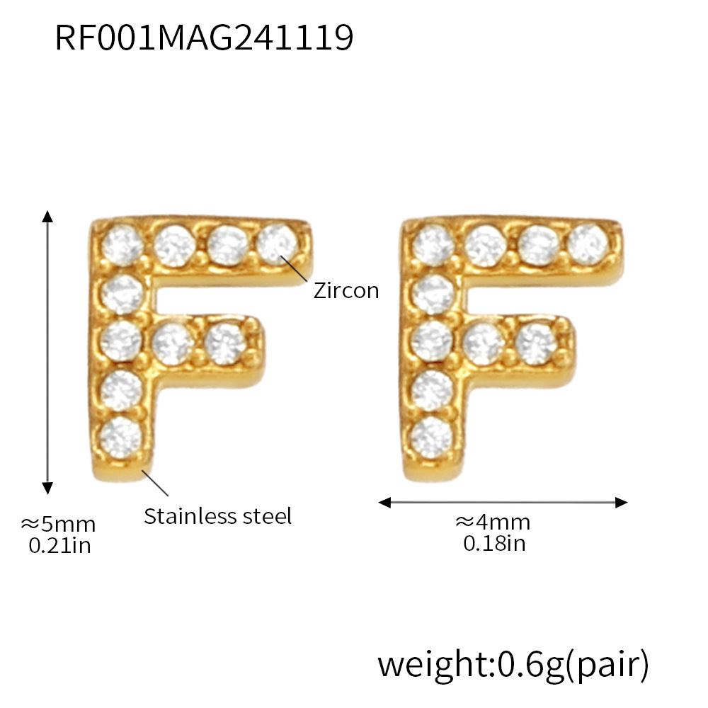 Qiong Yao Titanium Steel 26 letras con incrustaciones de circón Juego de joyas PVD chapado en oro real collar de retención de color pulsera anillo aretes