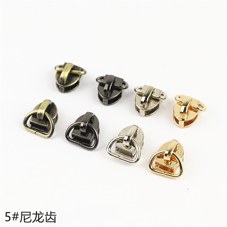 Luggage hardware accessories hanging plated nylon rubber teeth plus zipper with D-buckle 5 Nylon rubber teeth zipper head Luggage hardware accessories hanging plated nylon rubber teeth plus zipper with D-buckle 5 Nylon rubber teeth zipper head