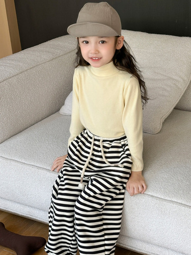 Girls' cashmere base layer shirt, autumn/winter new arrival—children's long-sleeved T-shirt, stylish, for boys—half-high-neck base layer top for inner wear.
