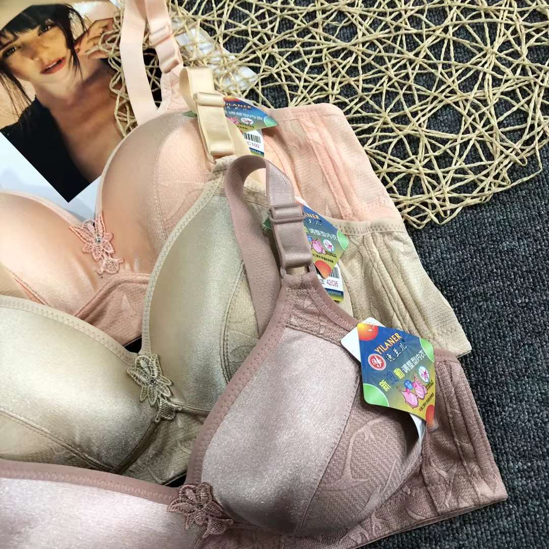 Sujetador de ropa interior mamá transfronteriza tres pechos delgada de mediana edad y ancianos sujetador inalámbrico de algodón empuja hacia arriba más el sujetador de tamaño al por mayor