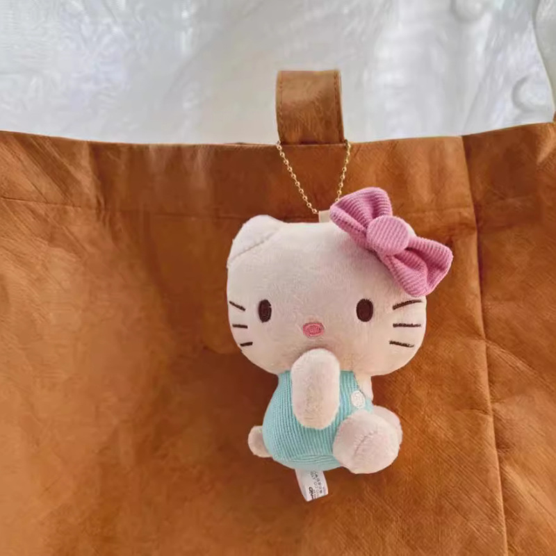 超かわいい中古のサイドキティの座り方は手を食べます。|undefined