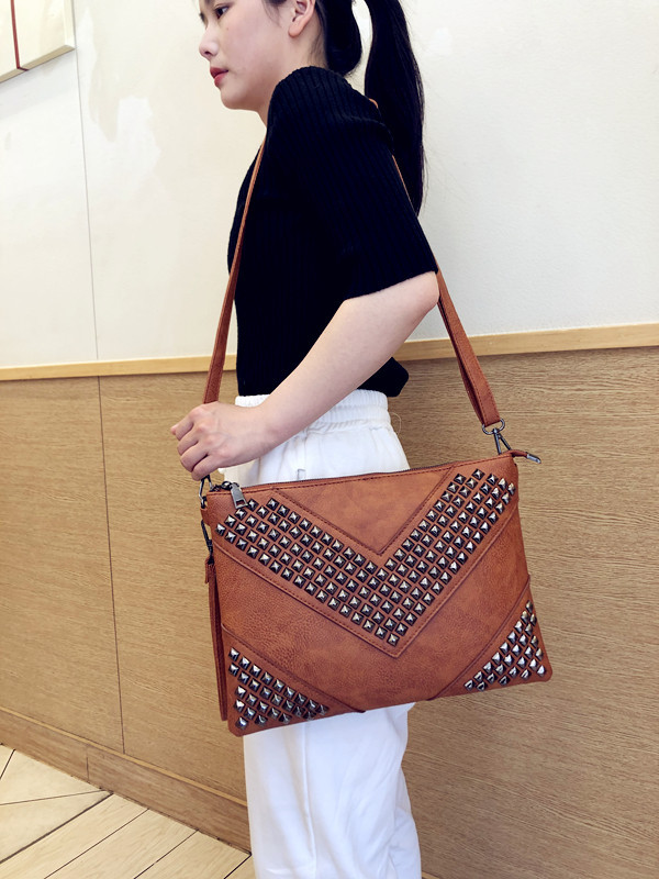 Women's Trendy Rivet Hand Grab Shoulder Bag - Gold