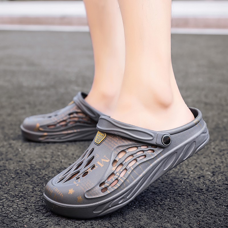 Sandalias de los hombres de verano al aire libre zapatillas al aire libre sandalias de playa zapatos de los hombres de moda de doble uso personalizado agujero deportes zapatos de moda