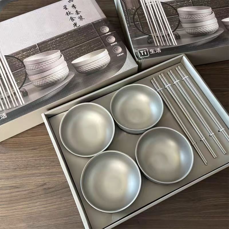 Ultra-Light Double-Layer Anti-Scalding Titanium Bowl and Chopsticks Tableware Set