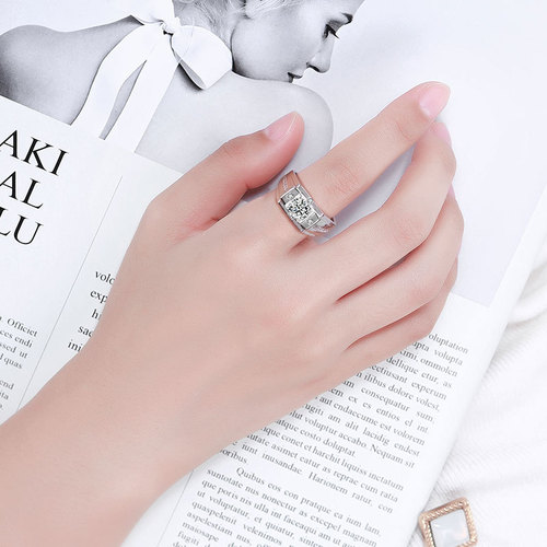 Wholesale sterling silver ring, platinum-plated knight men's ring, moissanite one carat, trendy and domineering wedding jewelry, dropshipping