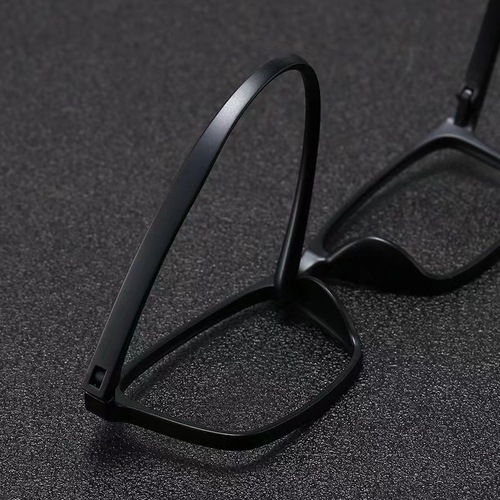 High-end high-definition screw-free anti-blue light radiation high-definition ultra-light reading glasses fashionable Japanese imported TR90 Xiaohongshu