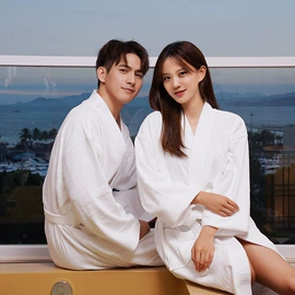 睡袍、浴袍;桑拿服、汗蒸服;工作制服