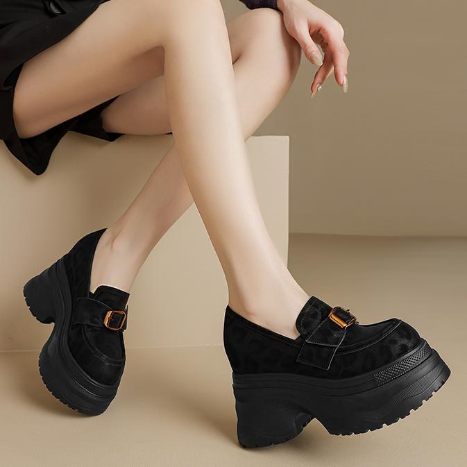 Giày loafer nữ đế xuồng họa tiết báo khóa kim loại tăng chiều cao — đen, nâu đen