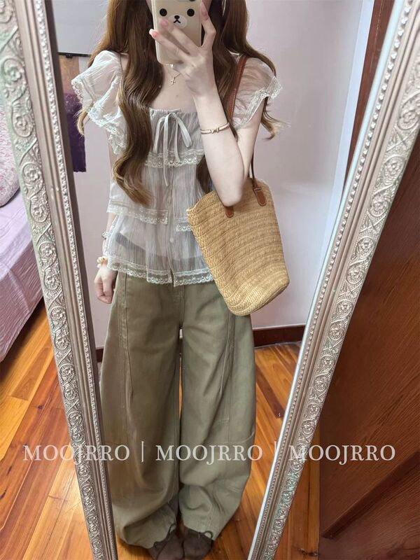 Gray Square-Neck Lace-Trimmed Flutter-Sleeve Shirt for Women, Summer Korean Style, Gentle and Slimming, Loose and Lazy Style Top Gray Square-Neck Lace-Trimmed Flutter-Sleeve Shirt for Women, Summer Korean Style, Gentle and Slimming, Loose and Lazy Style Top