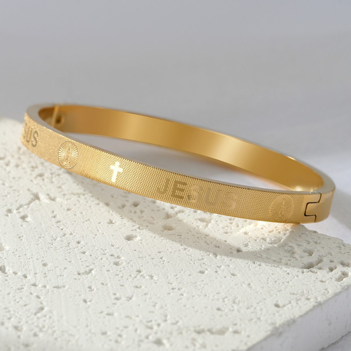 25g Weight Bangle Classification Titanium Steel Chain Material 1 Piece Quantity Holiday, Daily Occasion Titanium Steel Material Cross, Letter Pattern Women's Gender Plating Design Basic, Classic Style Style Basic Classic Style Cross Letter Titanium Steel Bangle In Bulk 2
