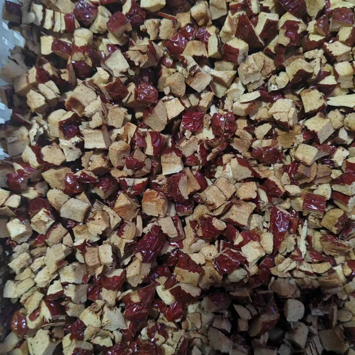 厂家直销 红枣粉 枣颗粒 新疆红枣 4-6毫米 7-8毫米