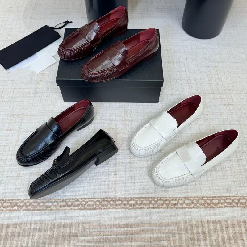 26 Spring/Summer new collection: retro crocodile-patterned chunky-heeled slip-on shoes, versatile genuine leather British-style loafers for women