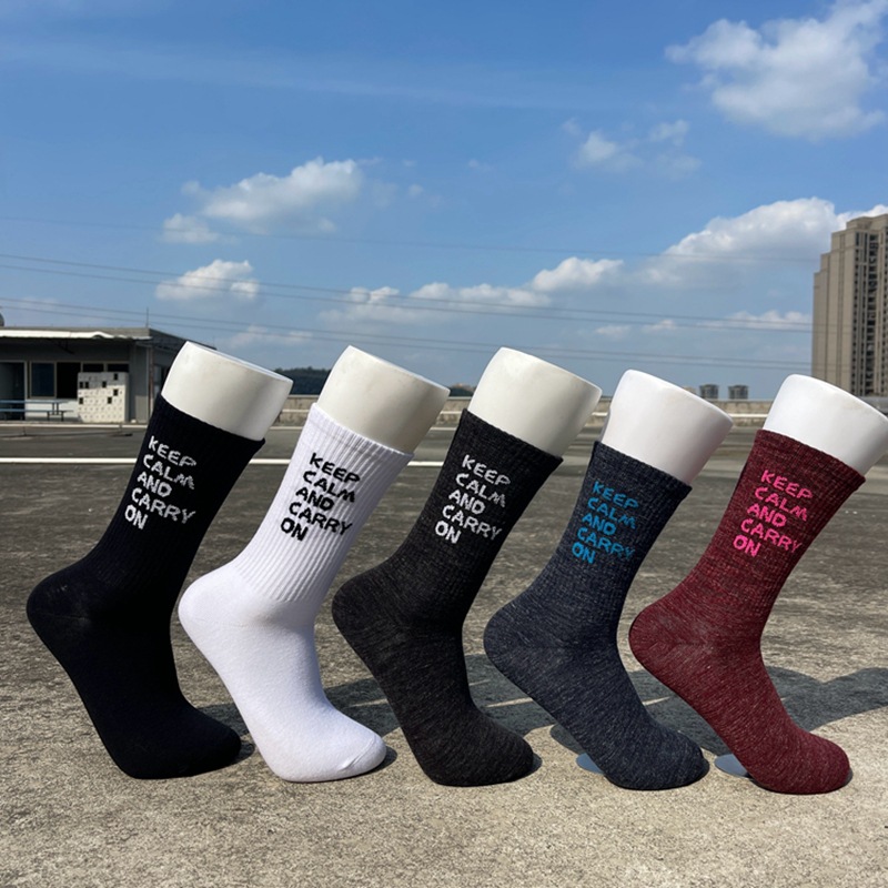 Trendy ins men's and women's mid-calf socks Japanese college style European and American Street skateboard creative letter socks sports cotton stockings