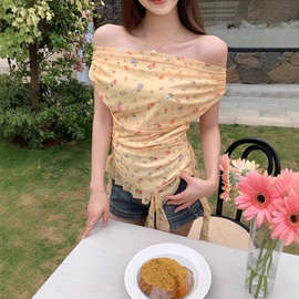 短袖t恤女夏2025新款爆款纯欲风一字肩碎花设计感独特绝美小上衣