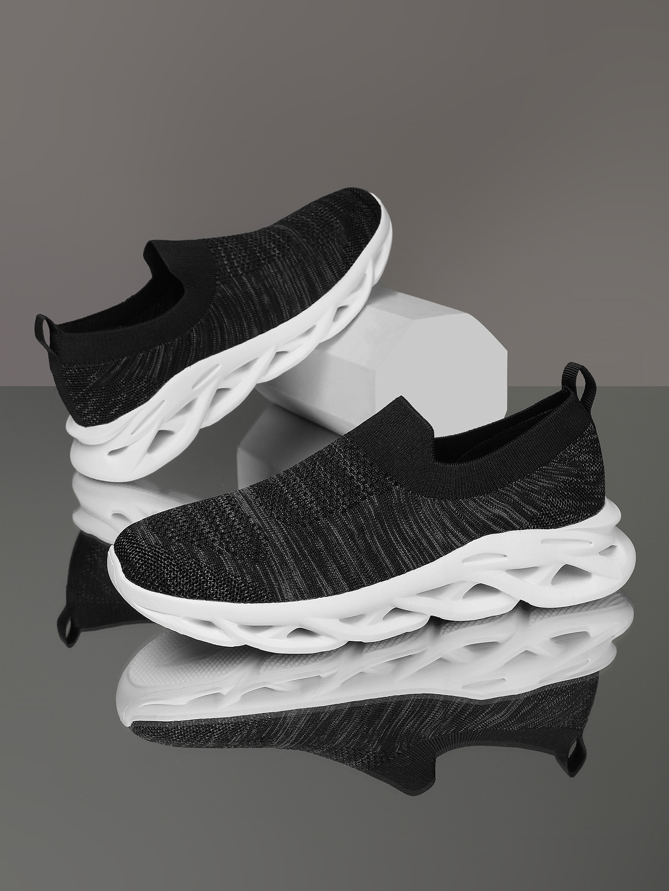 Outdoor-Wanderschuhe Einlagige Schuhe Sommersport Fliegengitterschuhe Atmungsaktiv Leichte Reise-Wandersockenschuhe mit weicher Sohle_voghion.com