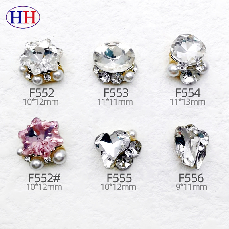 2024 nuevo Mocha pila diamante tridimensional joyería de uñas mezclado lote aleación rhinestone hacha amor rhinestone fábrica al por mayor