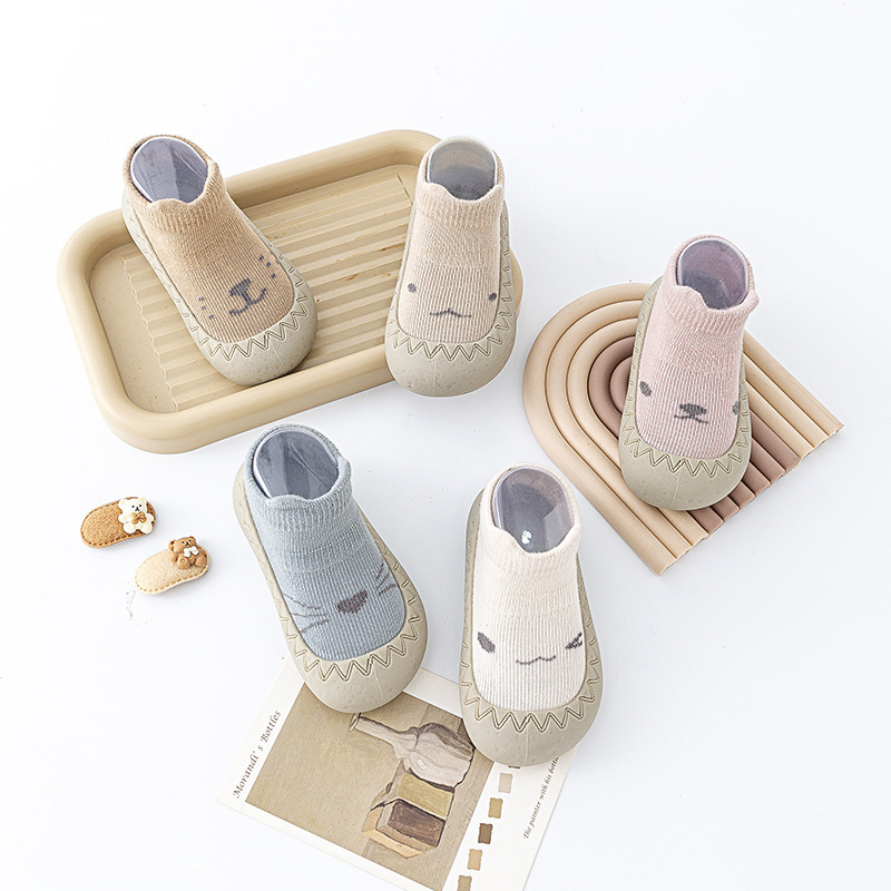 Zapatos y calcetines para bebés, zapatos de interior para primavera y otoño para niños y niñas, calcetines y zapatos para bebés con suela suave antideslizante, zapatos transpirables para niños pequeños.