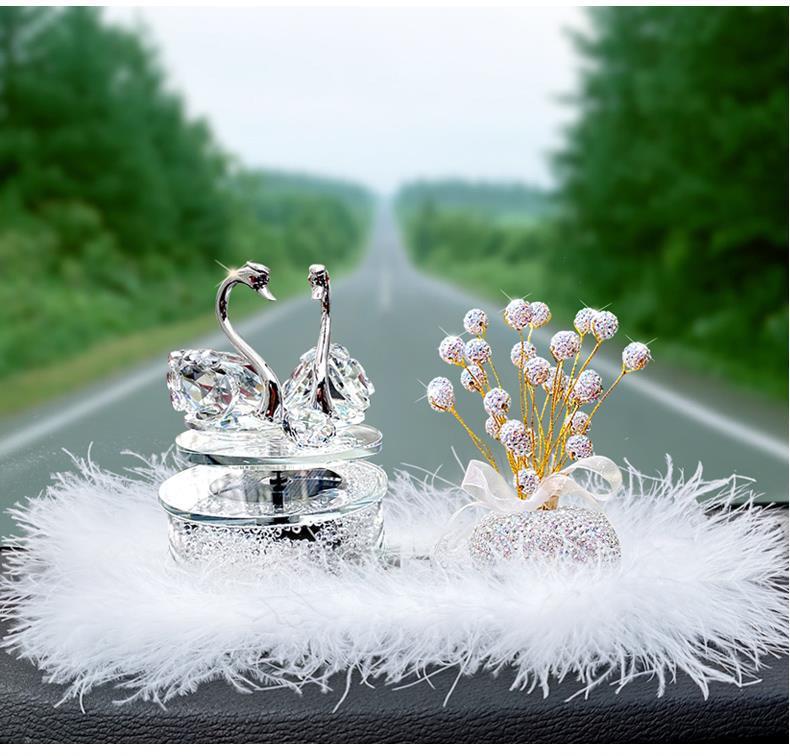 Solar Rotating Swan Car Aromatherapy Cute Car Interior Decoration Supplies Car Car Ornaments 2025 New Style for Women