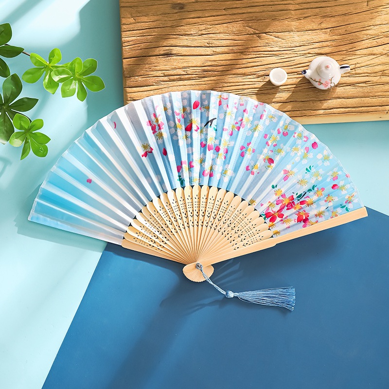 Ventilador Ventilador plegable Estilo chino Estilo antiguo Estilo japonés Mujer borla Verano Niños Plegable portátil Baile Hanfu Mini ventilador