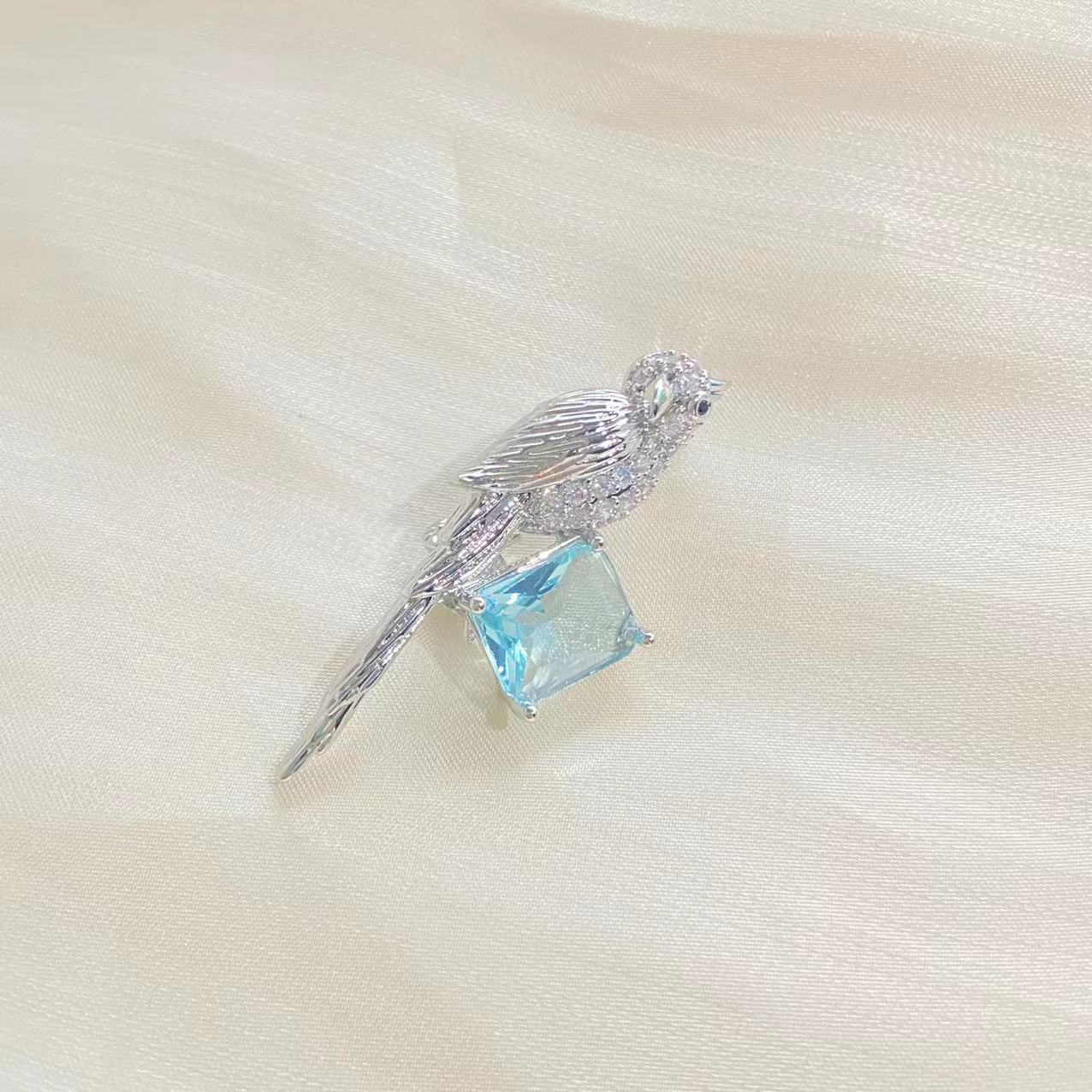 높은 감각 틈새 디자인 동물 CORSAGE 앵무새 브로치 코트 스웨터 액세서리