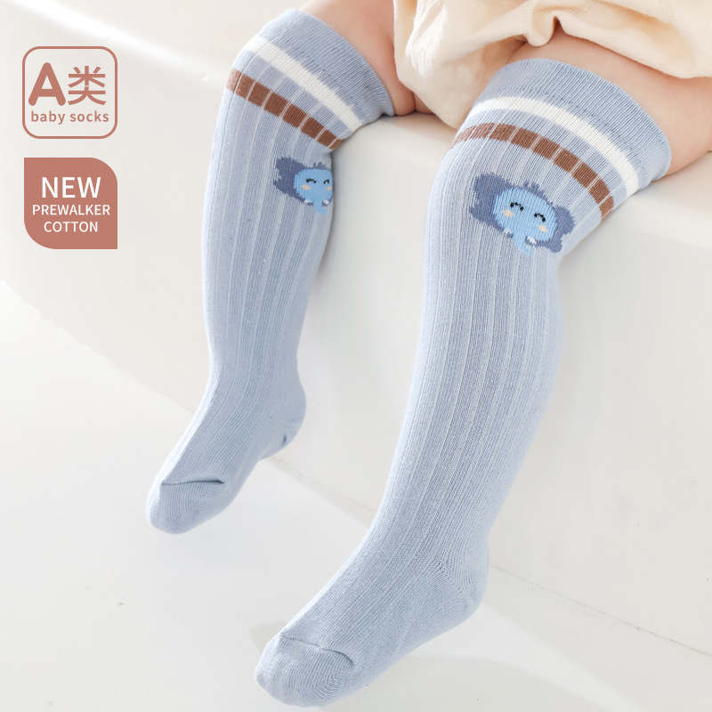 2025 otoño e invierno nuevas medias de bebé coreanas estilo universitario calcetines de pantorrilla para niños calcetines altos para estudiantes de animales a rayas