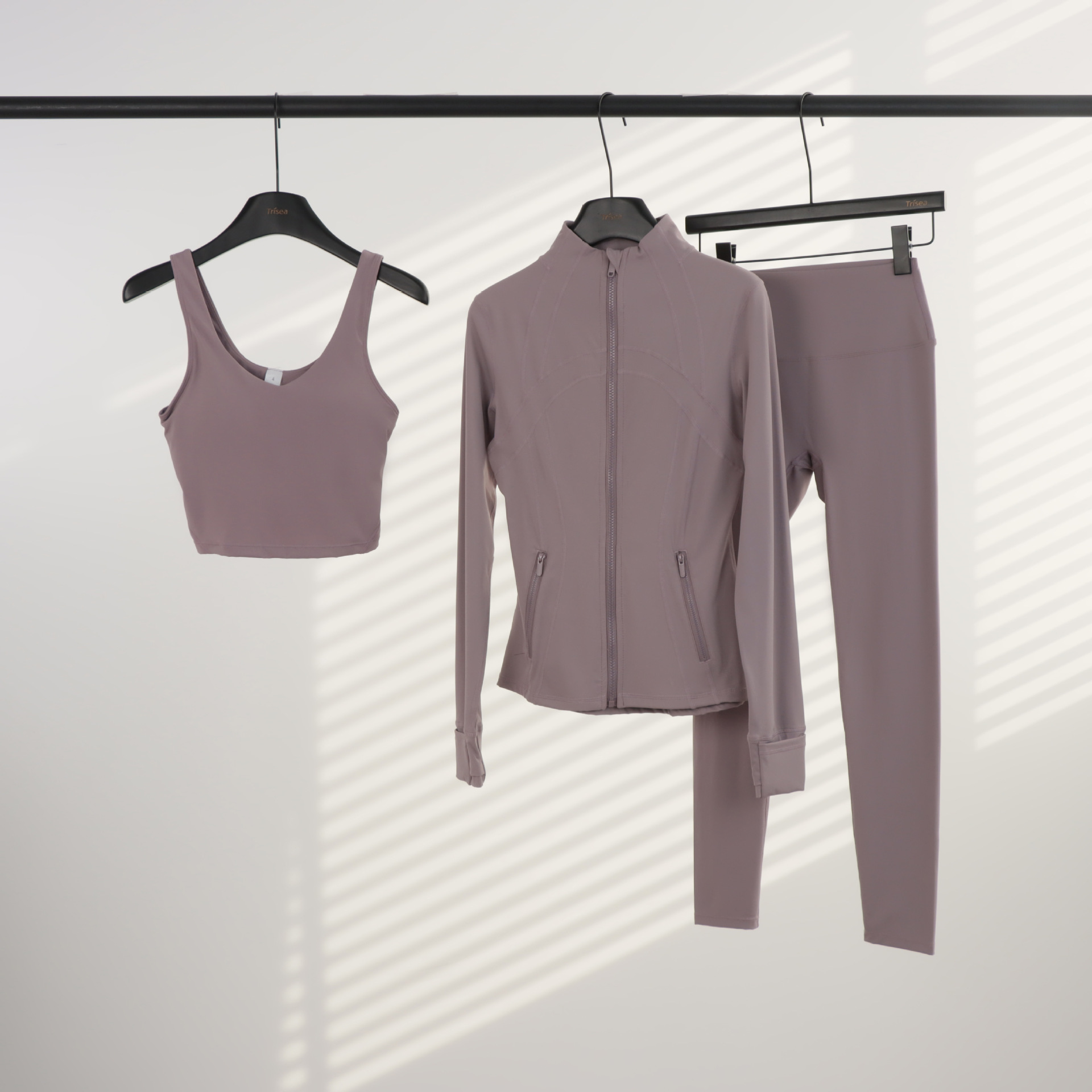 Conjunto de yoga LULU de tres piezas: chaqueta, camiseta sin mangas con cuello en U y leggings de cintura alta para mujer.