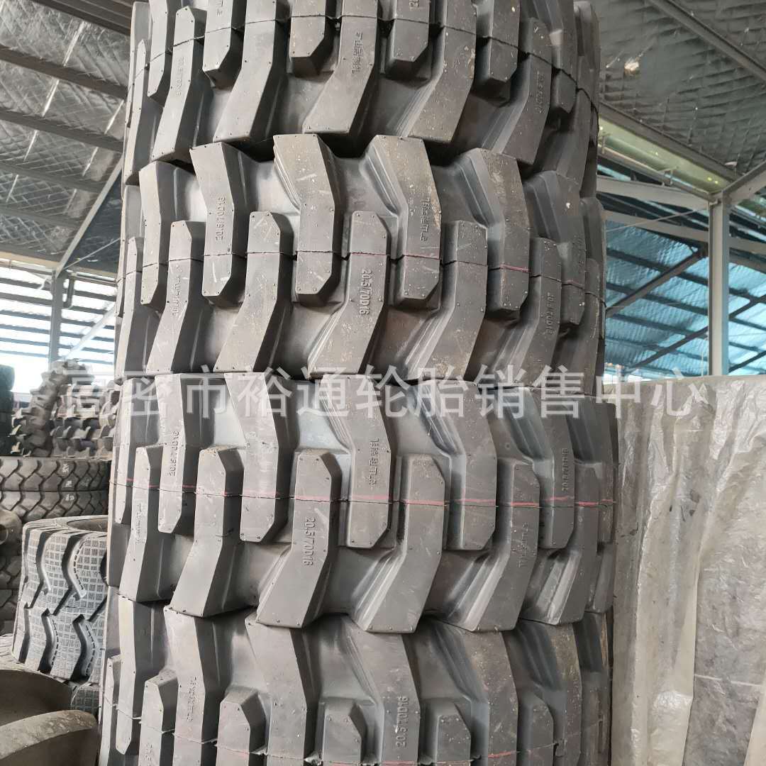 工程装载机半实心轮胎12.001400 16 20.5/70-16 16/70-20 23.5-25